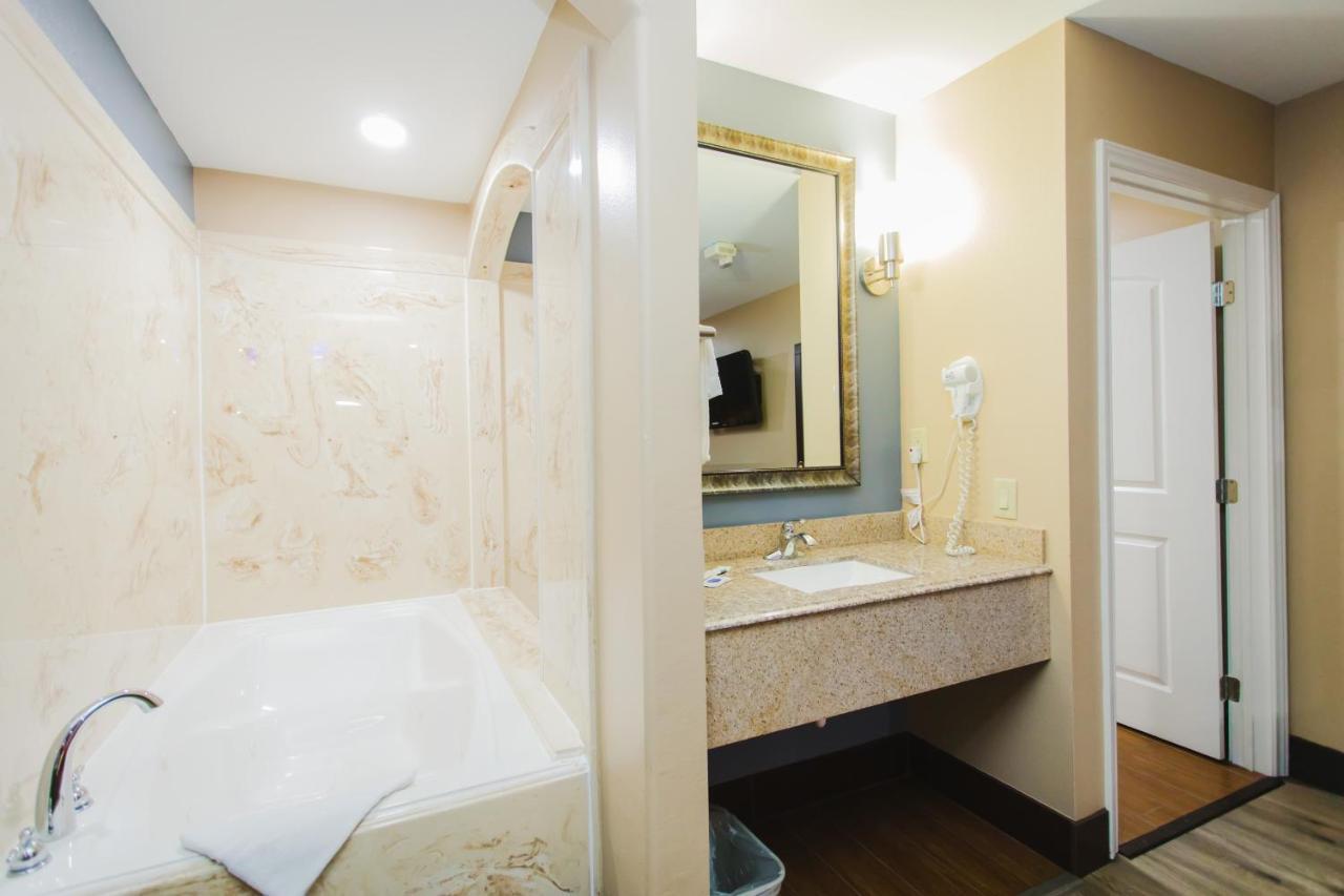 King Room Spa Bath Non-Smoking