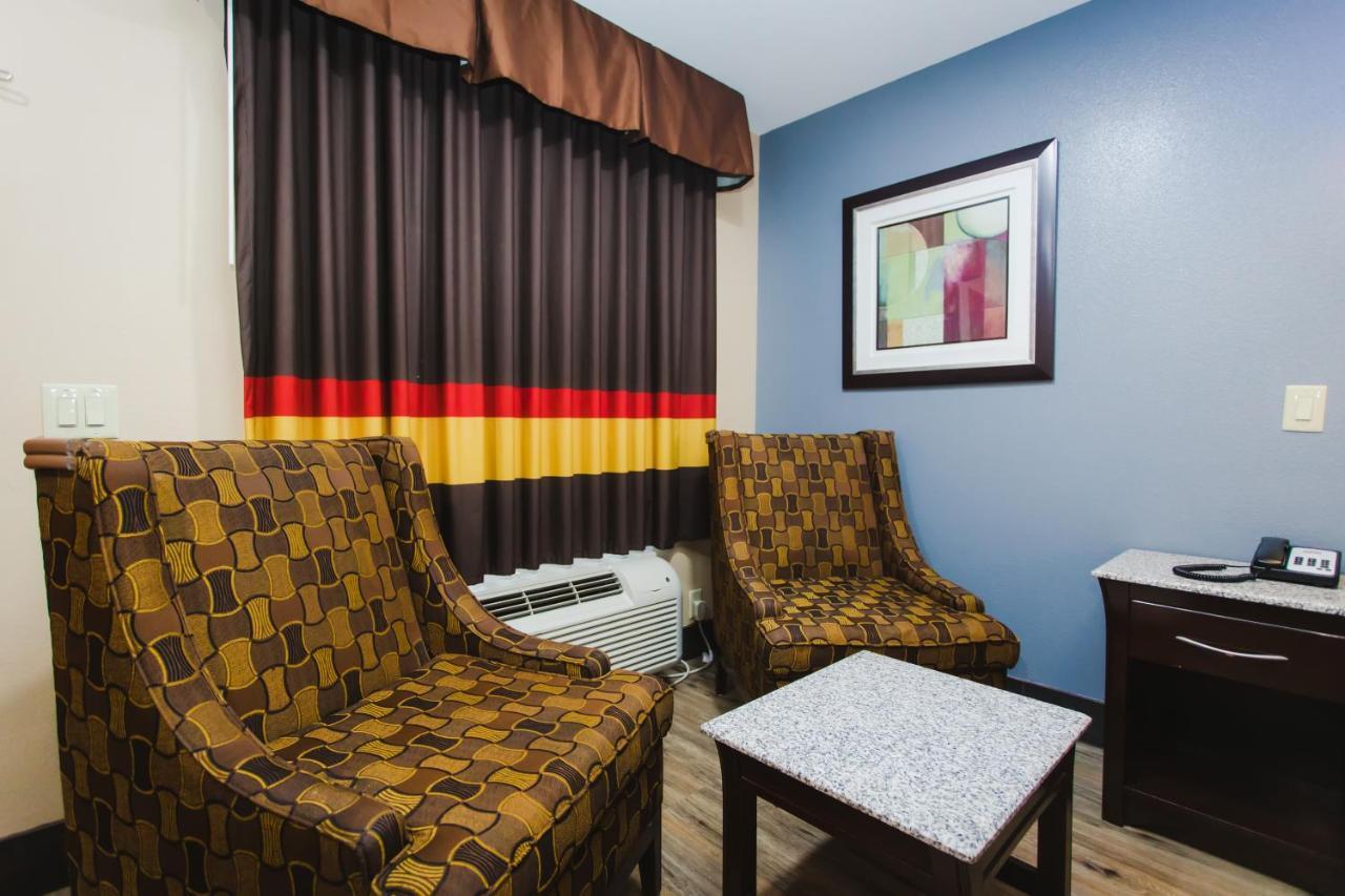 King Suite Non-Smoking