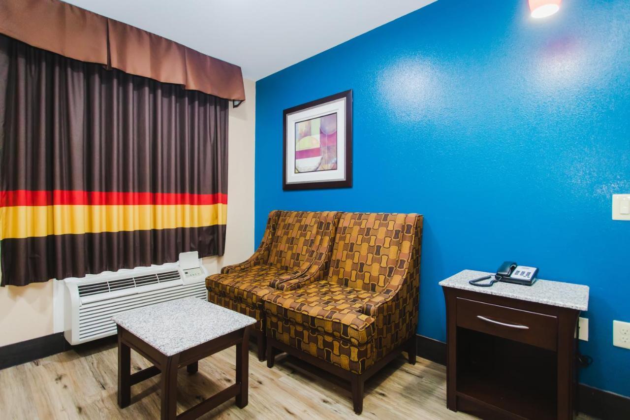 King Suite Non-Smoking