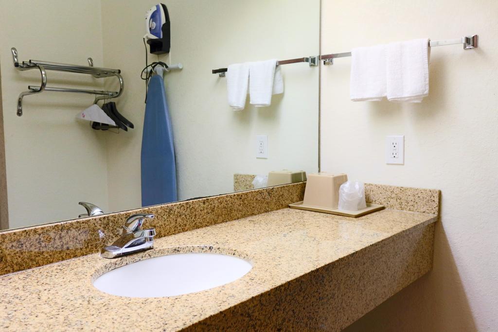 King Suite,112993470:JPEG