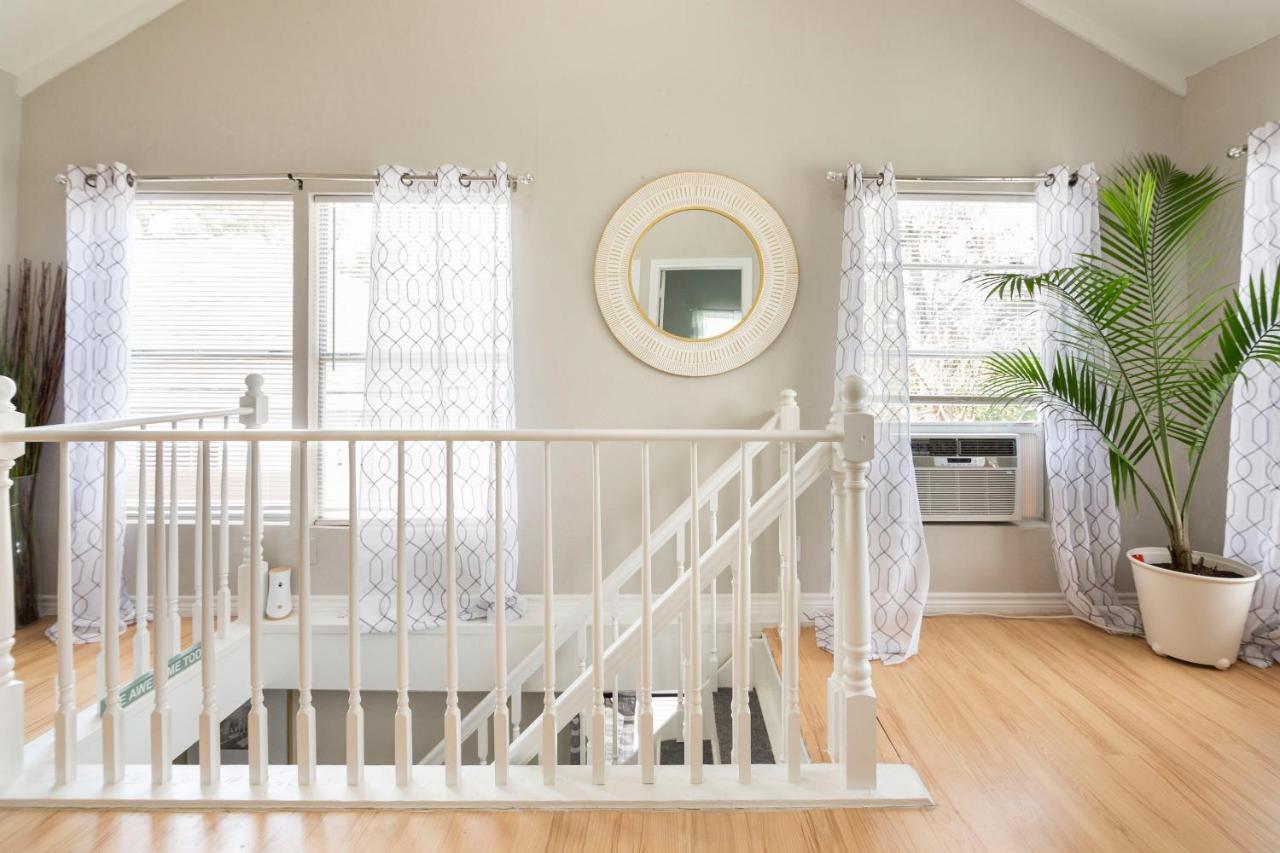 Two-Bedroom Apartment,1265478961:JPEG