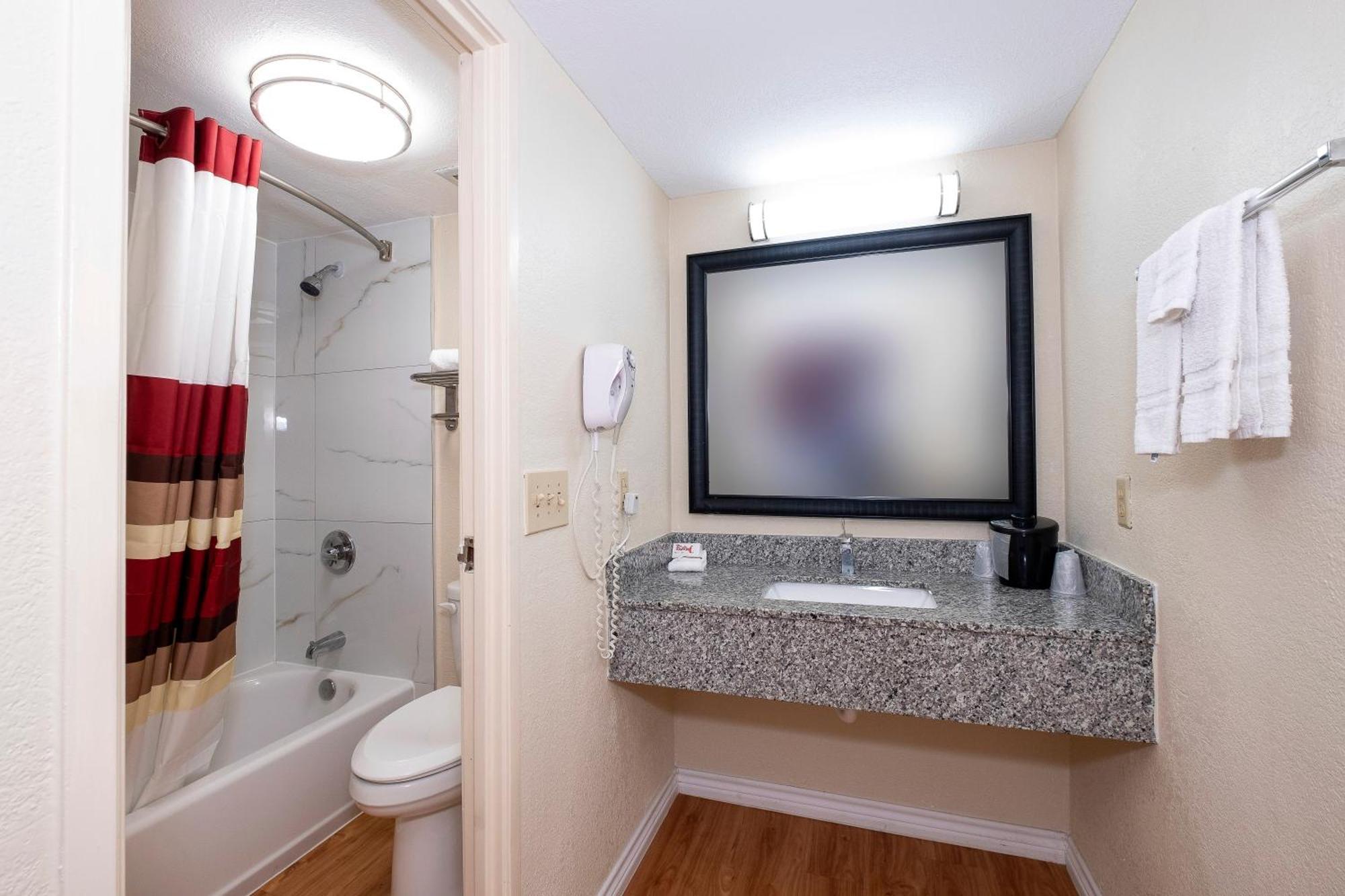 Deluxe Double Room with Two Double Beds Non-Smoking,1275679795:JPEG