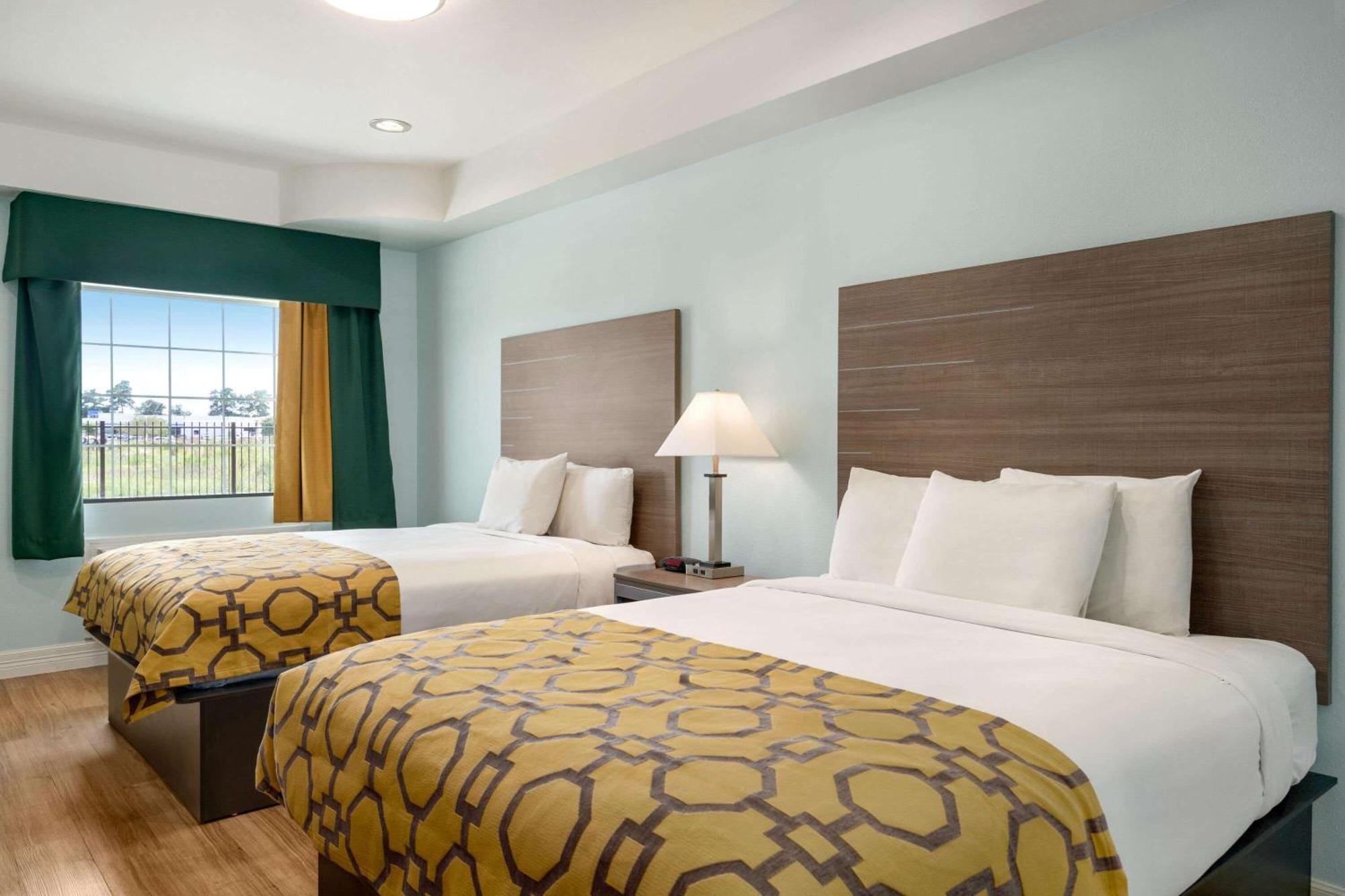 Queen Room Two Queen Beds Non-Smoking