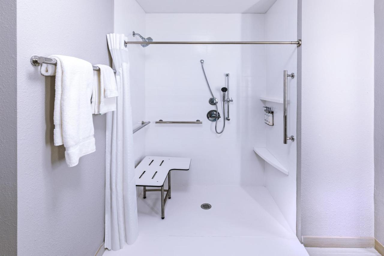 King Room Mobility Access or Roll Shower Non-Smoking