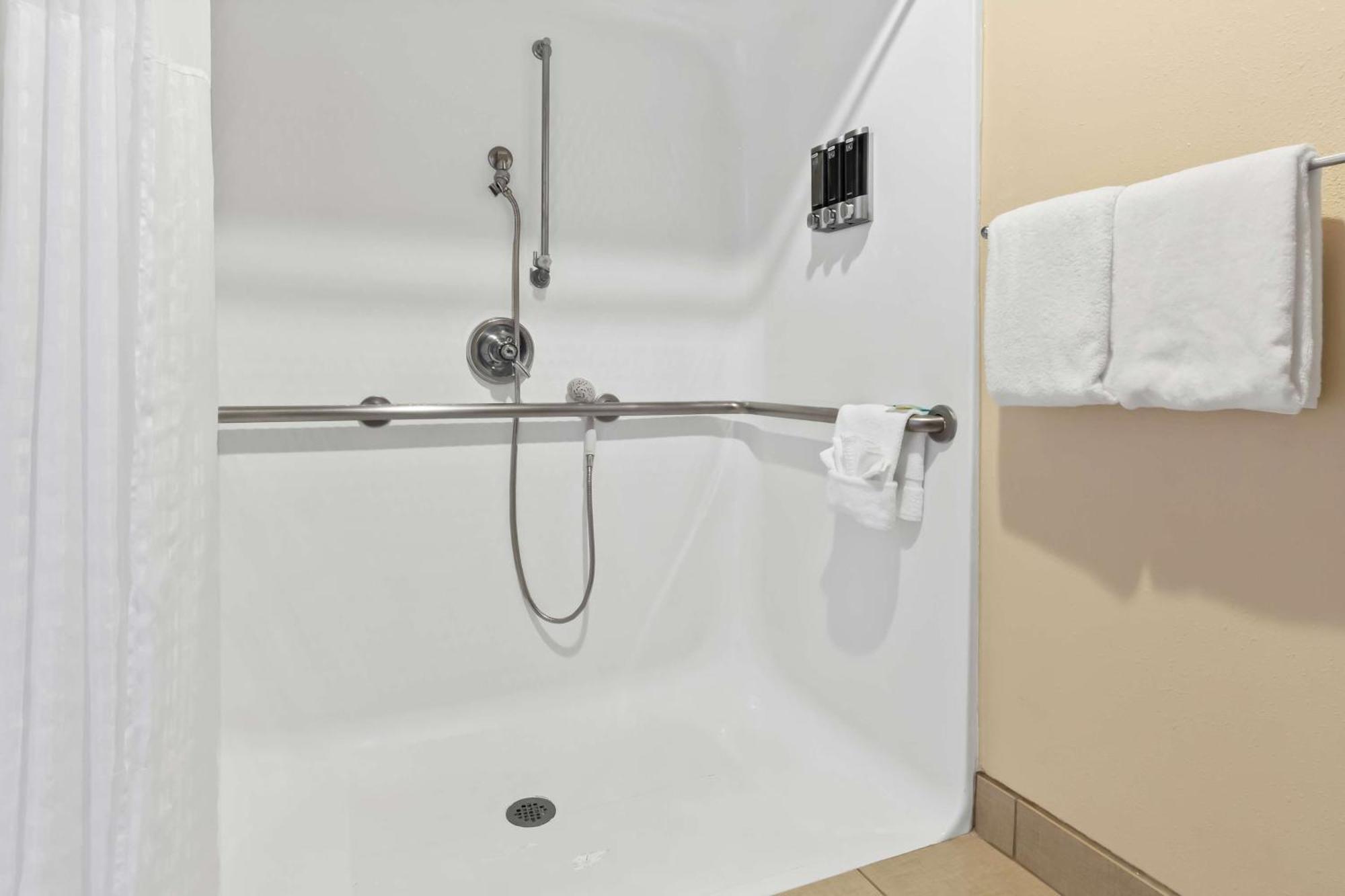 Zimmer mit Kingsize-Bett - barrierefrei