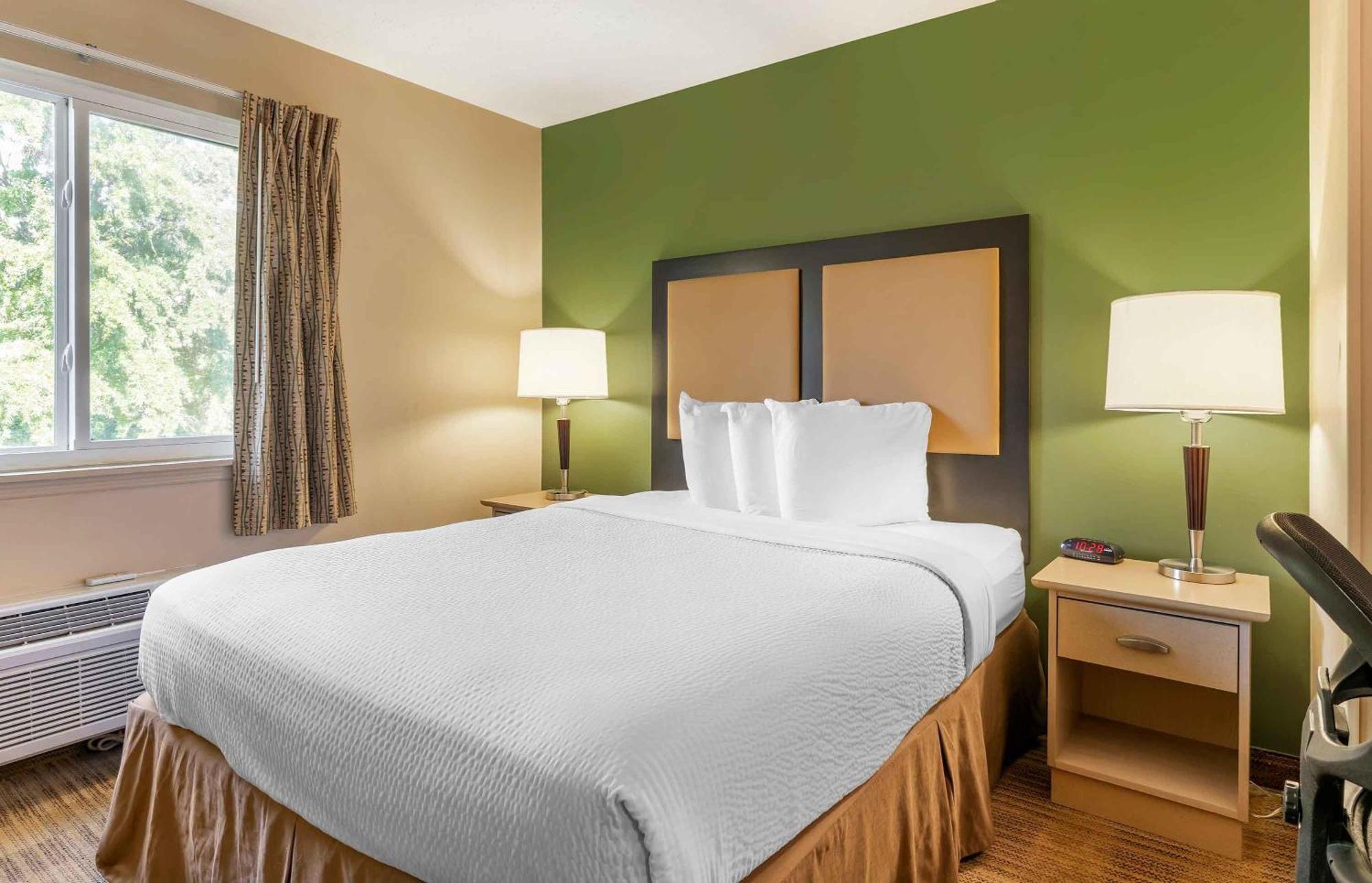 Studio met Queensize Bed - Rookvrij