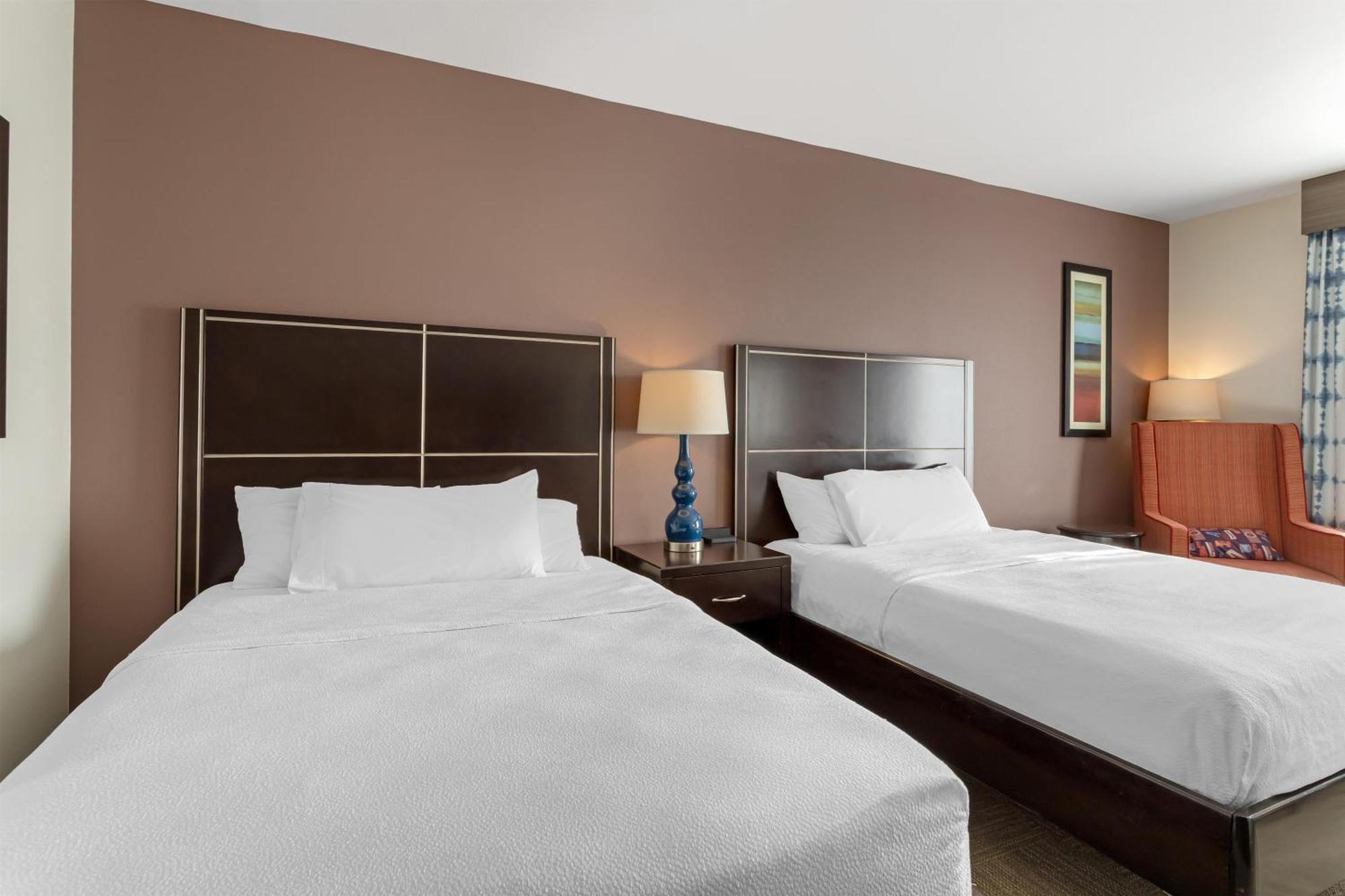 Queen Room with Two Queen Beds and Roll-In Shower - Mobility Access,1758562722:JPEG