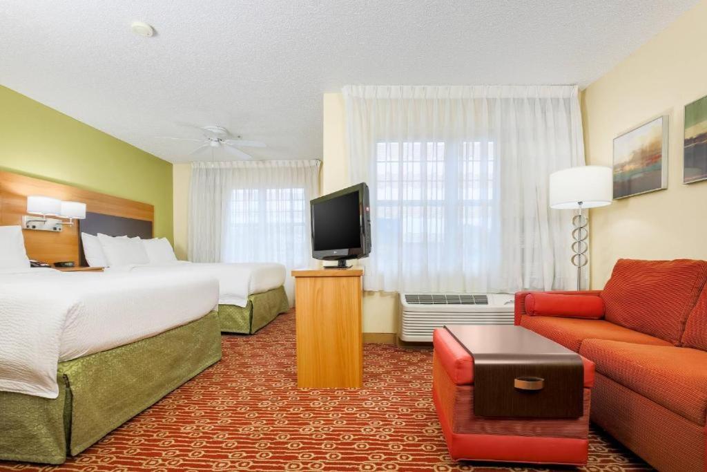 2 Queen Beds