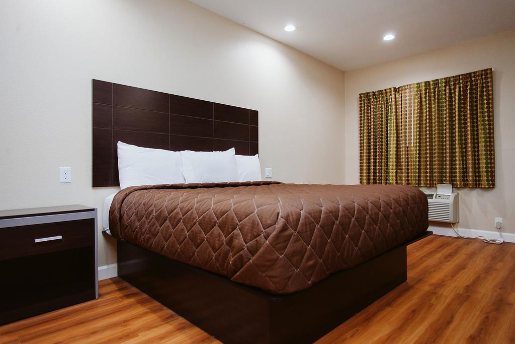 Deluxe King Suite,461007006:JPEG