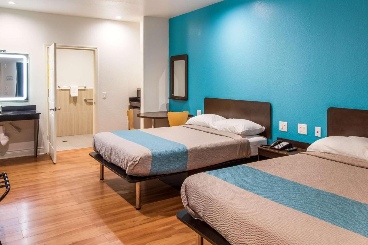 Habitación con ducha accesible en silla de ruedas - 2 camas grandes - Adaptada para personas con movilidad reducida
