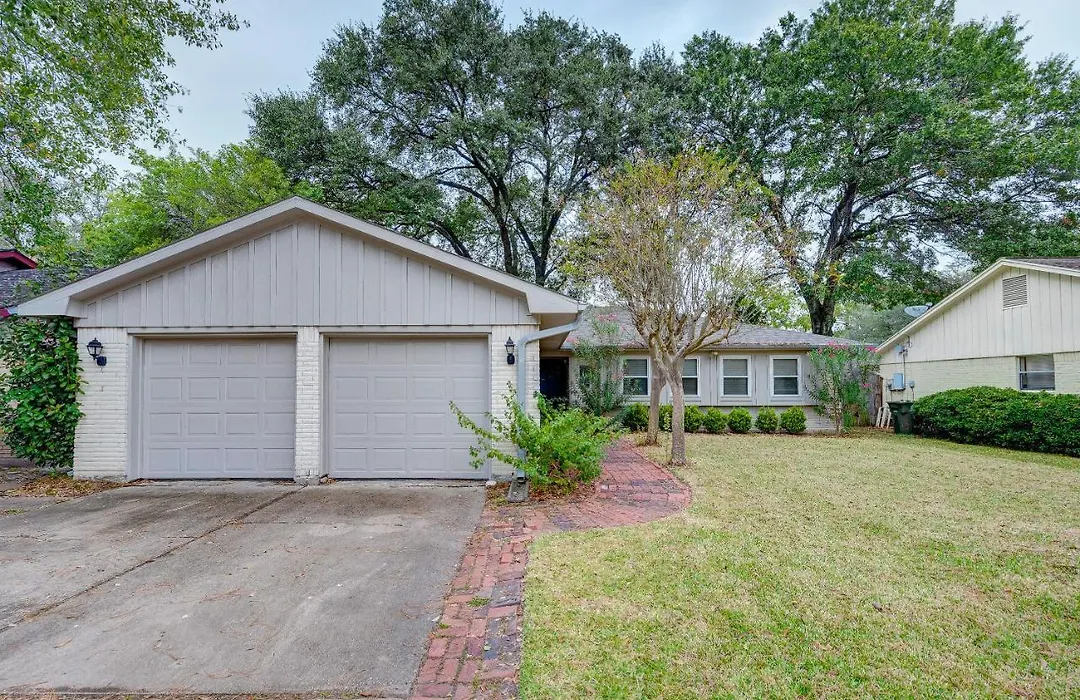 Adorable Home In Energy Corridor, Houston-1