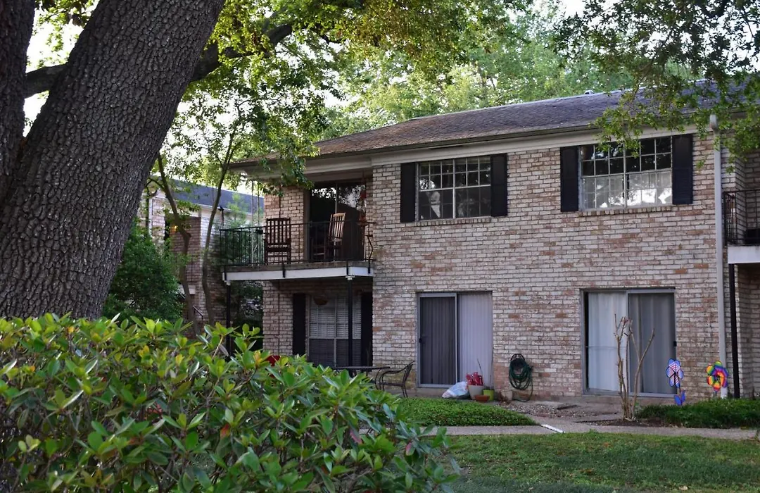 Galleria Area Apt Long And Short Rentals Available-1
