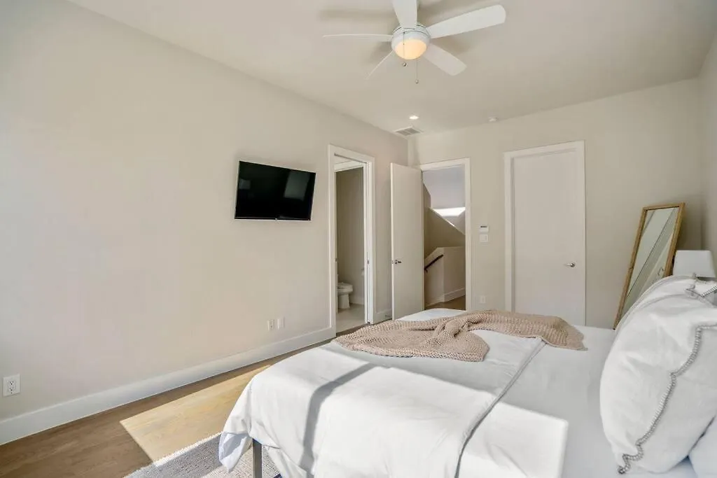 Ethereal Rooftop Retreat @ Midtown/Eado-1