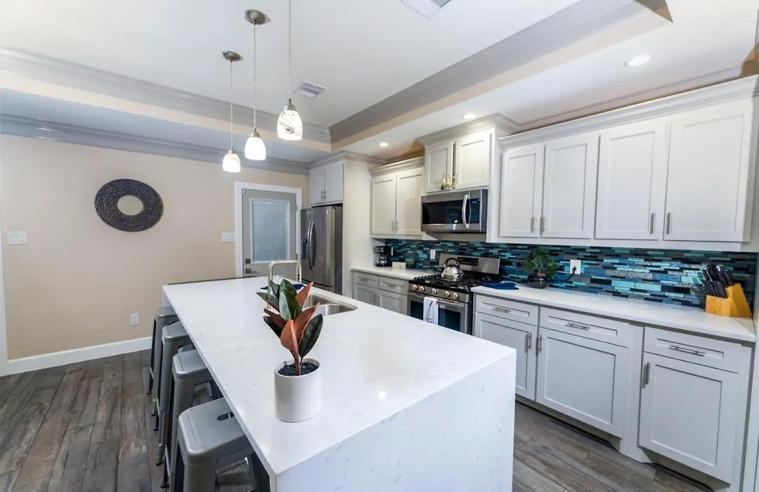 Cheerful 4Bdrm Home Near Nrg/Med Ctr, Free Parking, Pet Friendly-1