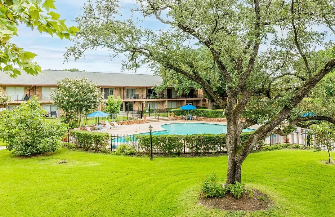 Houston'S Gem-1