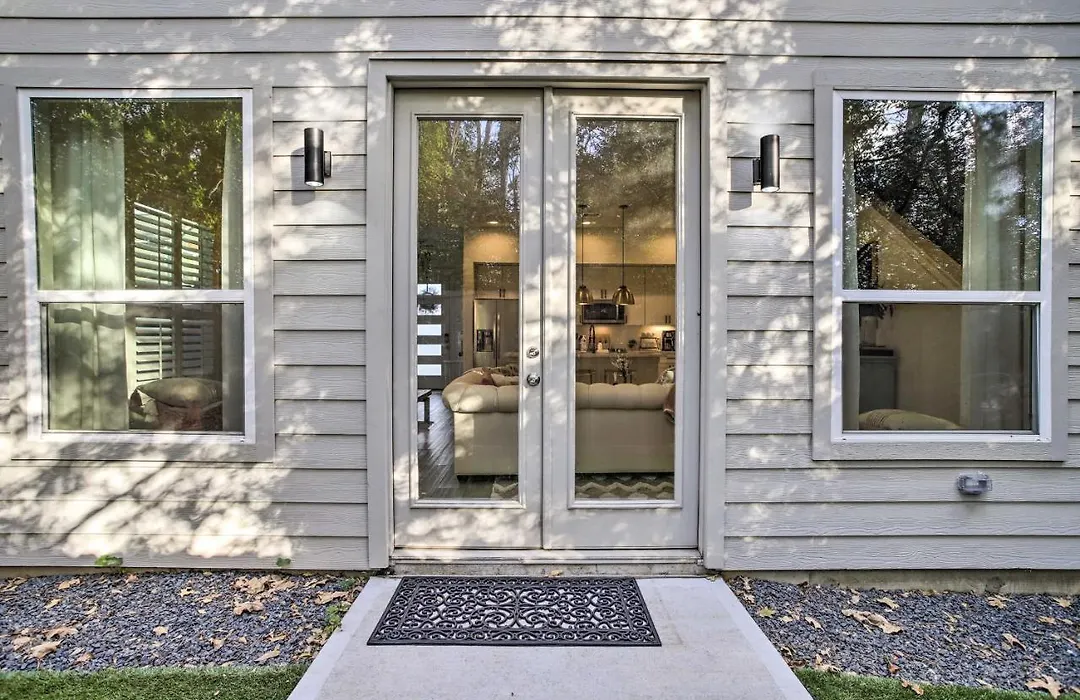 Contemporary H-Town Pad By Heights District!-1
