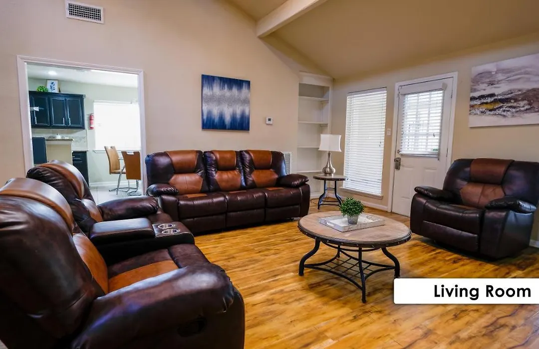 Pool House, 20 Minutes From Dt 4Bdr For 10 Guests - Winkleman-1