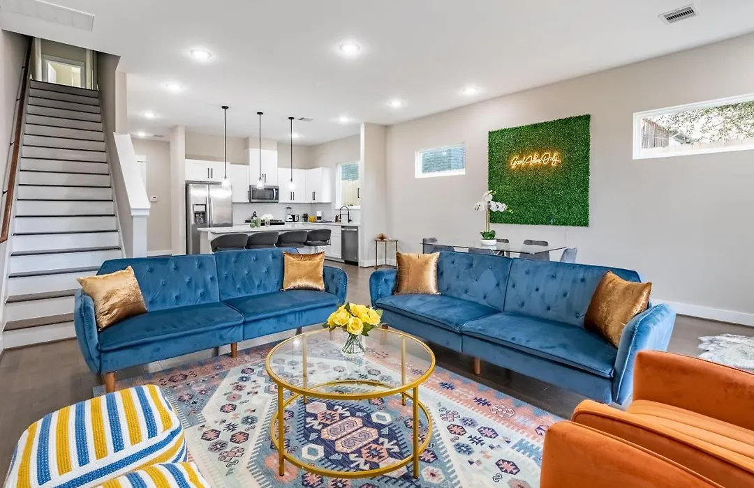3 Bedroom And 3 Bath-1