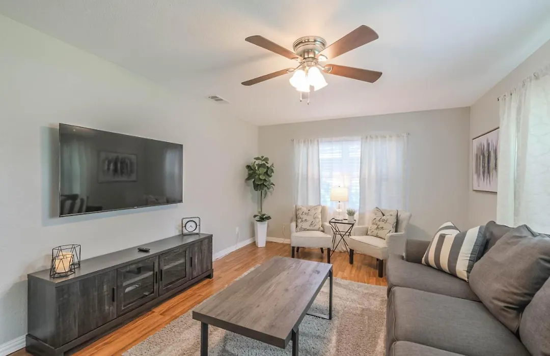 Westview Memorial, City Centre, Pet Friendly-1