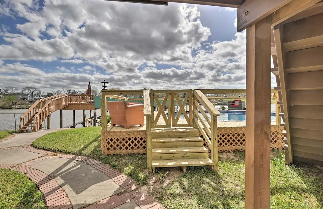 Waterfront San Jacinto River Home With Boat Slip!-1