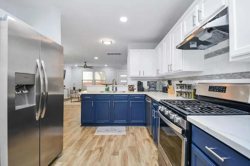 Beautiful Midtown House 4 King Bedrooms, Smart Tvs & Wi-Fi-1