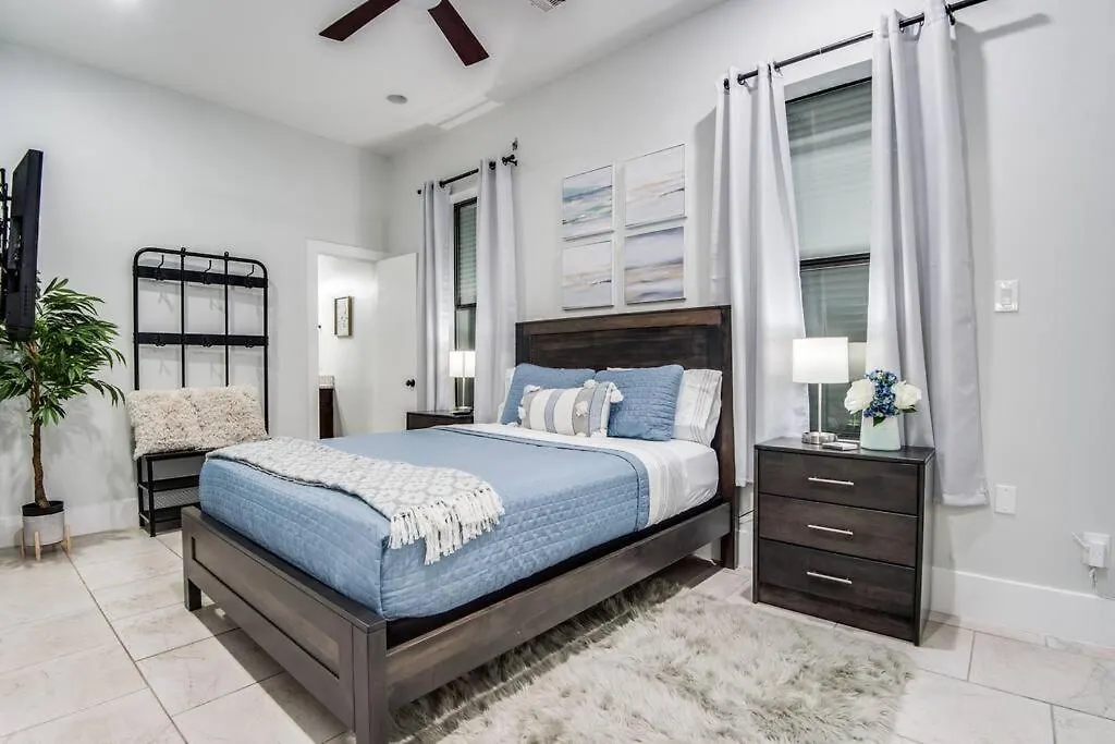 Downtown Luxury Home W/Stunning Views In Houston-1