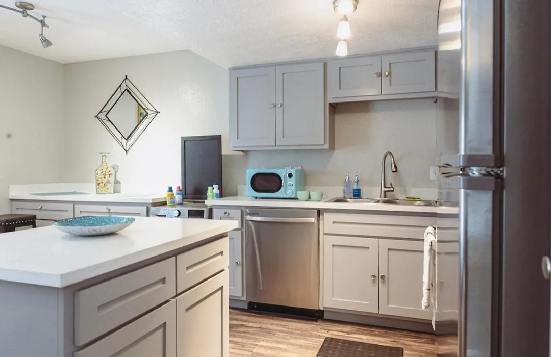 Premium Styled 2 Bedroom Apt In The Heart Of The Heights-1