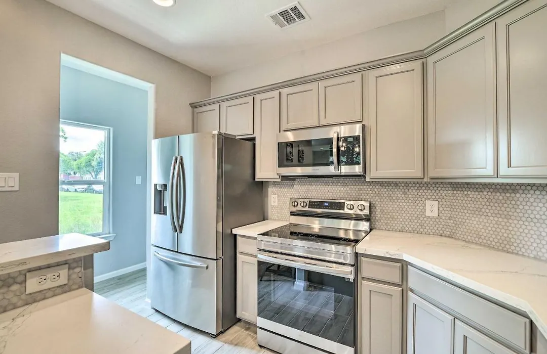 Pet-Friendly Houston Townhome With Fenced Yard-1