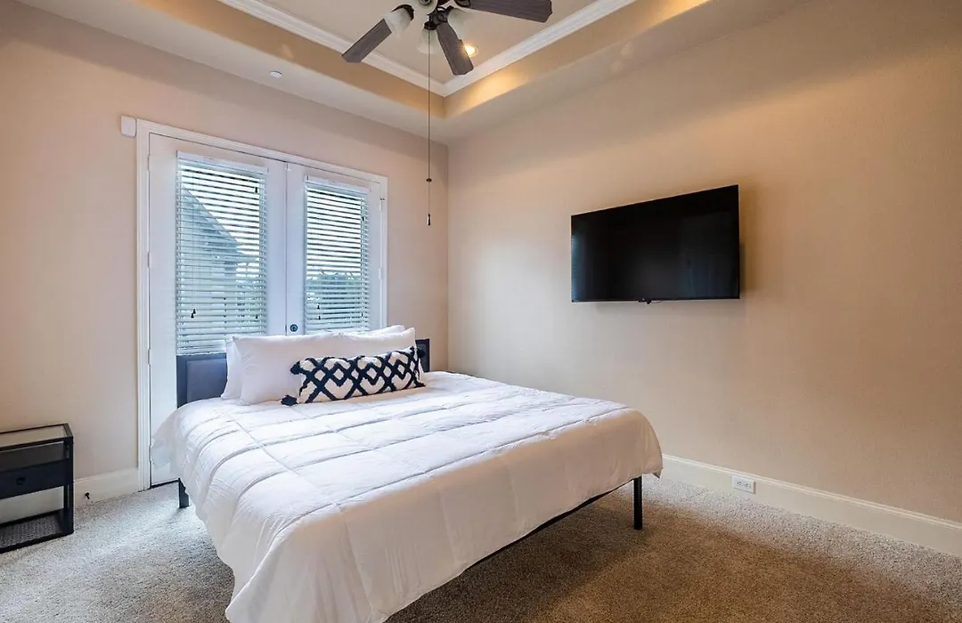 Galleria 3 Bedroom Multi-Level Home-1