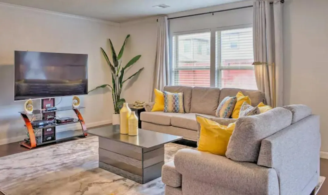 3 Bedroom 2.5 Bath With Home Office-1
