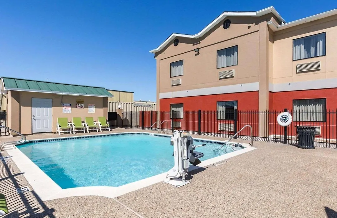 Econo Lodge Inn & Suites East Houston I-10-1