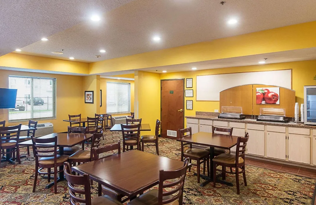 Quality Inn & Suites West Chase-1