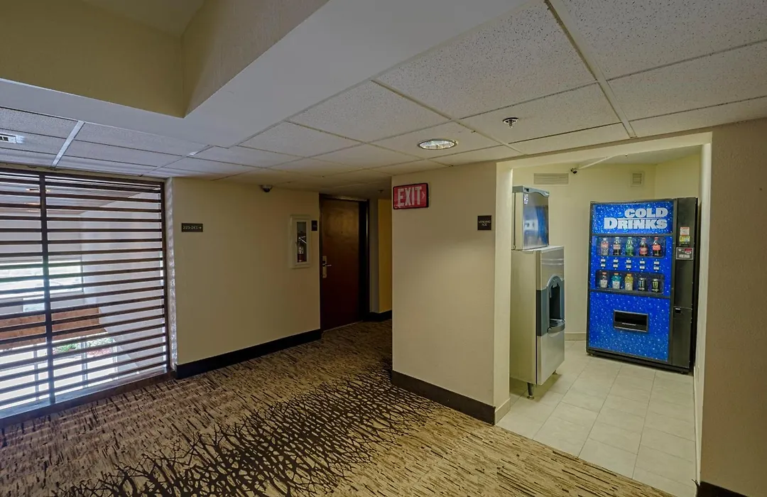 Red Roof Inn Plus+ Houston - Energy Corridor-1