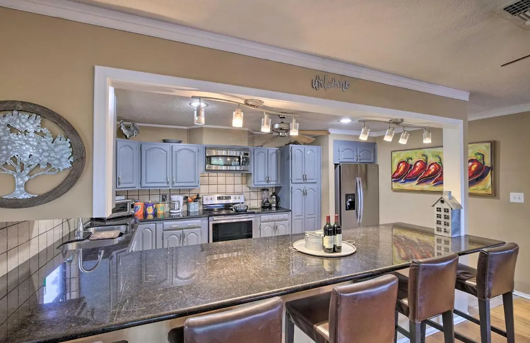 Houston Riverfront House With Deck And Private Dock!-1