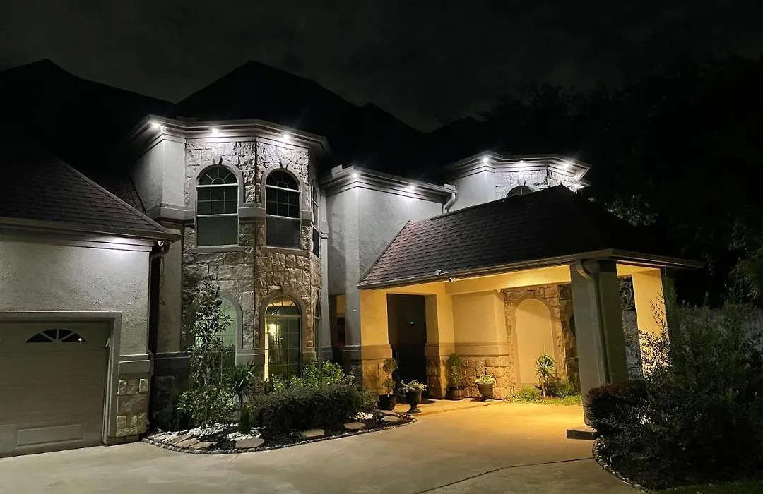 Luxuria Mini-Mansion Near Houston Downtown-1