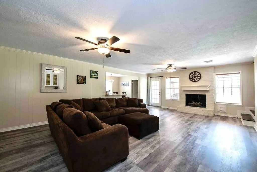 Houston House-1