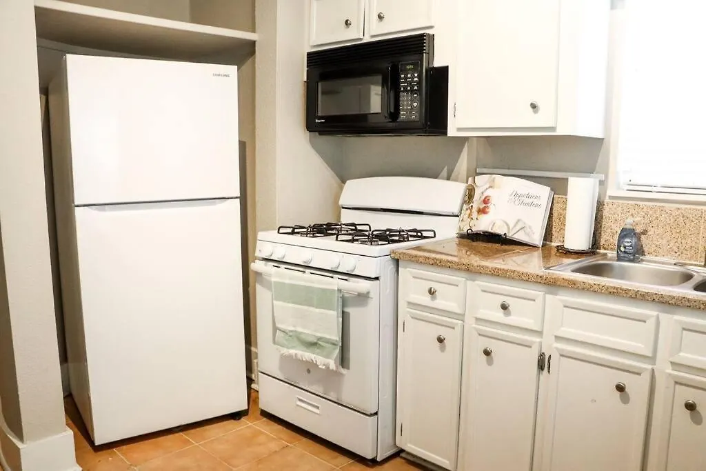 Lovely “Sweetango” Houston 1-Bedroom Apartment-1