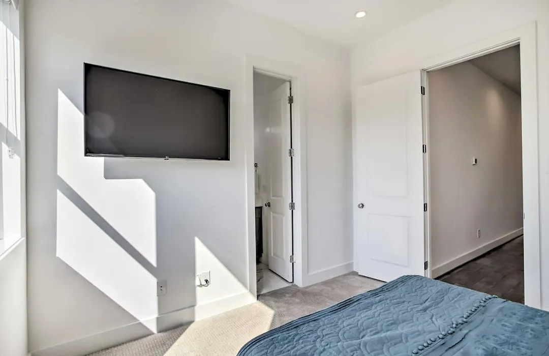 Newly-Built Luxury Galleria Area Townhome!-1