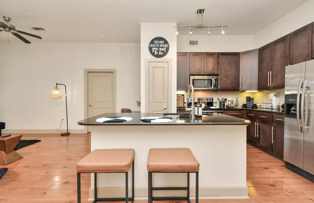Luxury Designed Bedrooms Med Center By Nrg Stadium-1