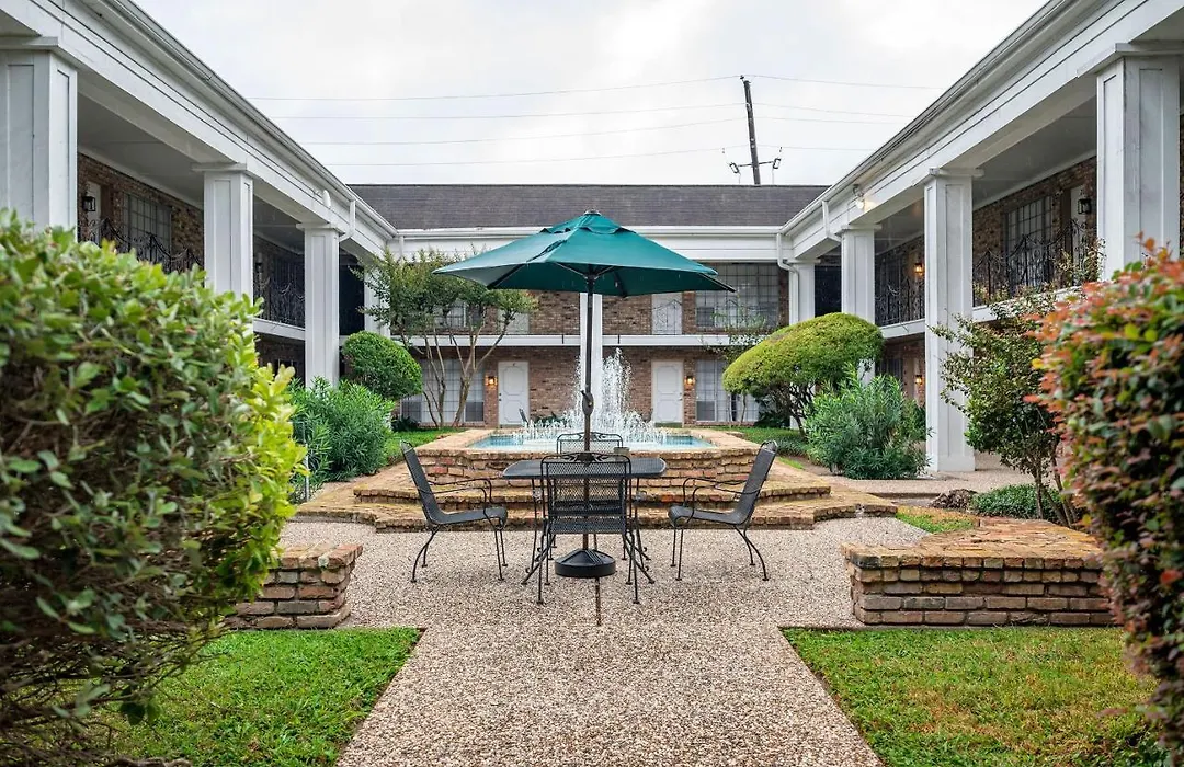 Lovely Comfort Uptown Condo For Houston Trip.-1