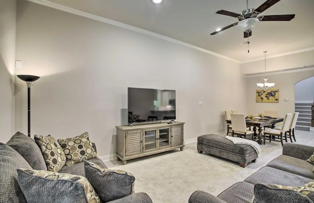 Modern Houston Townhome Near The Woodlands-1
