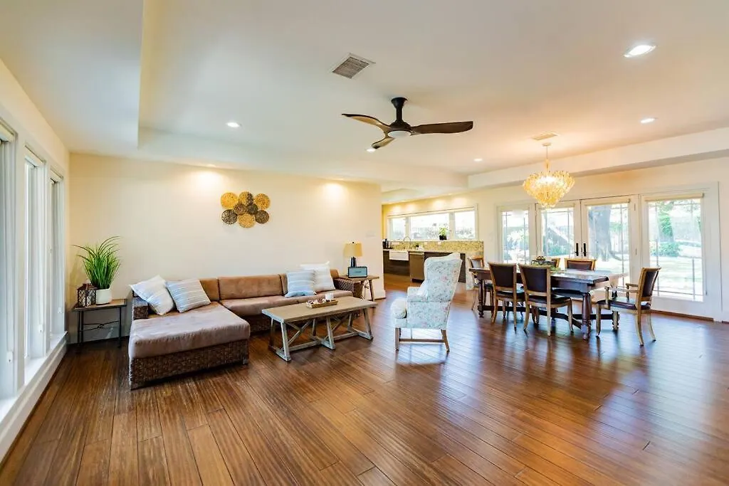 Luxurious Urban Oasis In The Galleria Uptown-1