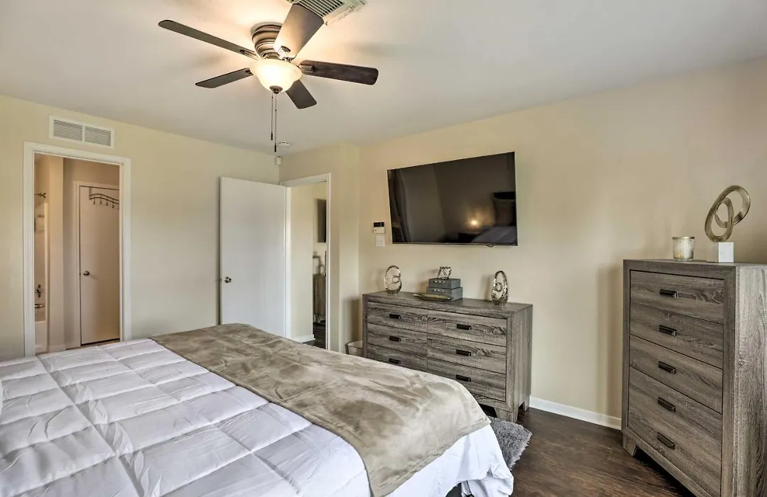 Spacious Houston Home About 22 Mi To Downtown!-1