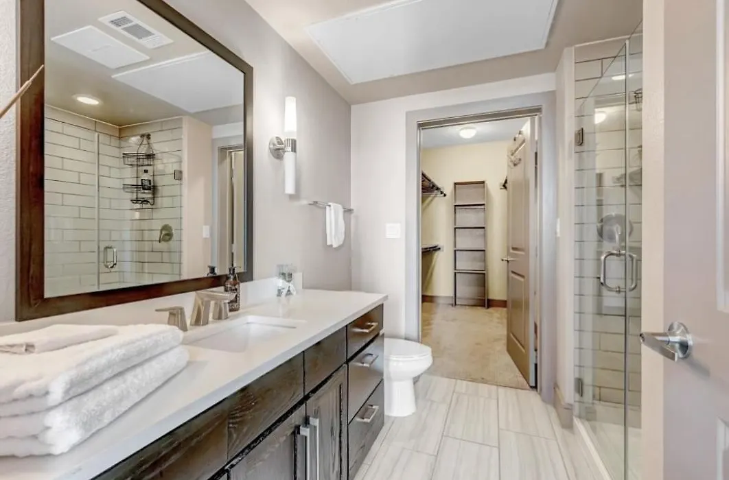 Midtown Luxury Apartment-1