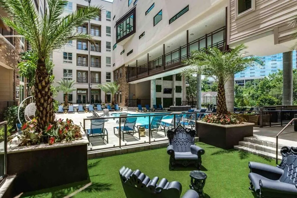 Houston Gem W/ King Bed & Free Pkng-1