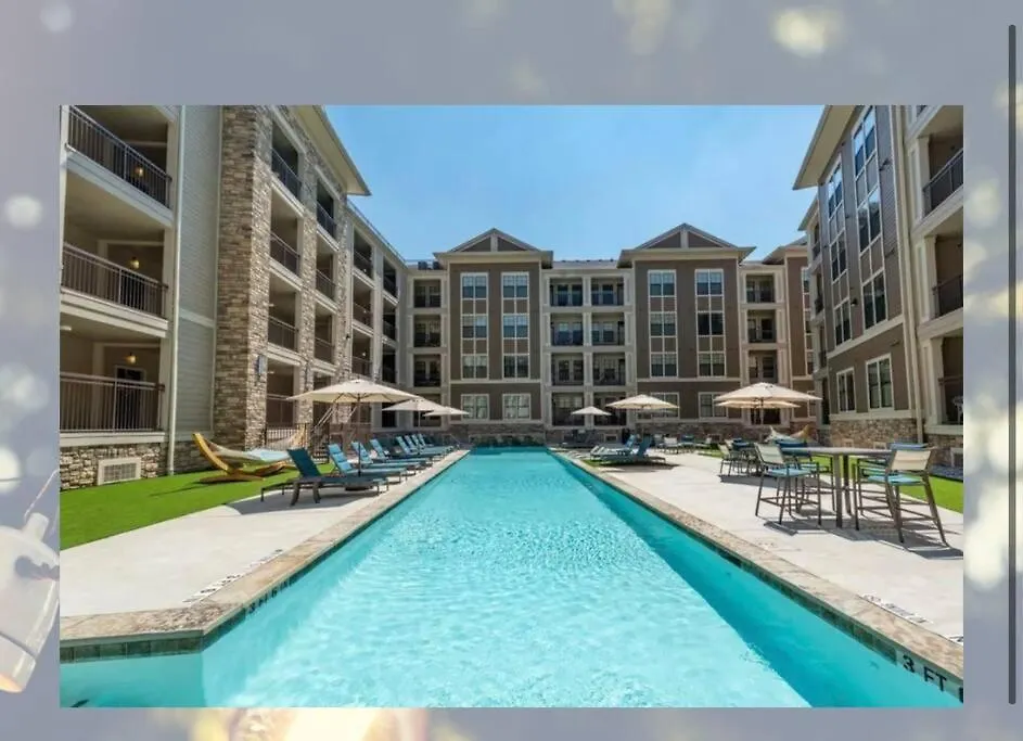 Close To Downtown Houston - Free Parking-1