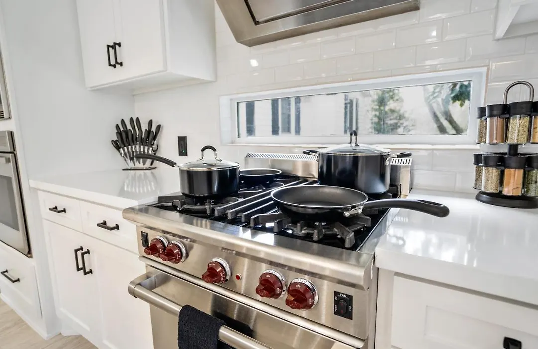 Stylish Urban Retreat In Eclectic Montrose-1