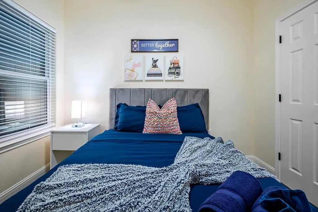 The Perfect Urban Getaway: 3Br/2.5Ba Near Downtown-1
