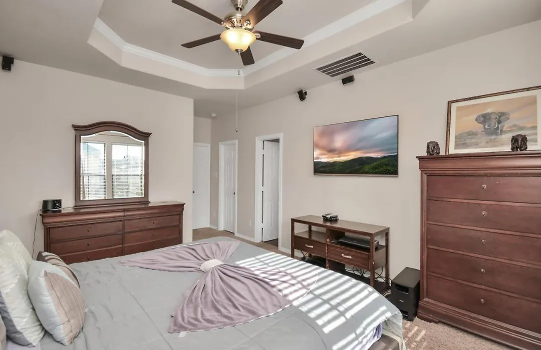 Villa On South Macgregor Medcenter-1