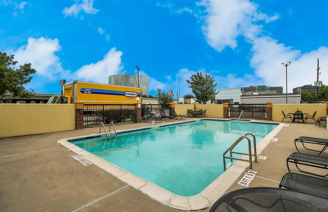 Mainstay Suites-1